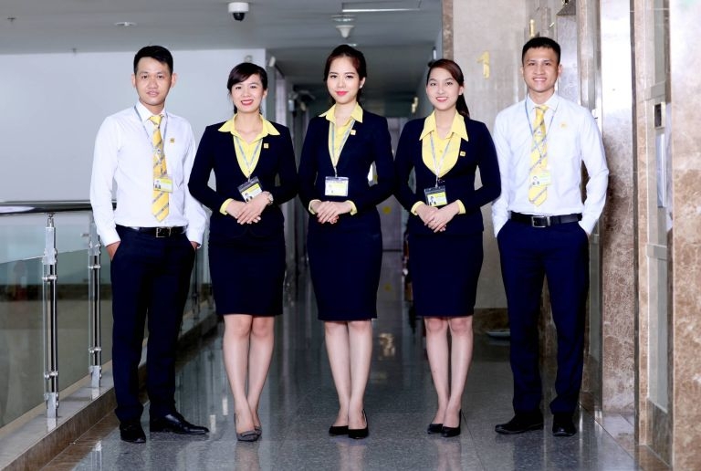 May đồng phục Quận 7